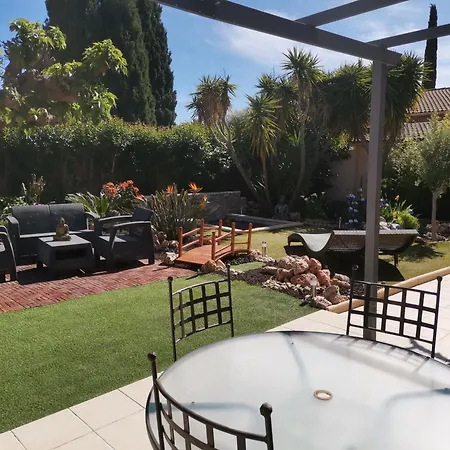 Location 66m2 - Les Maures - 4 Personnes Hébergement de vacances *