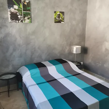 Location 66m2 - Les Maures - 4 Personnes Hébergement de vacances
